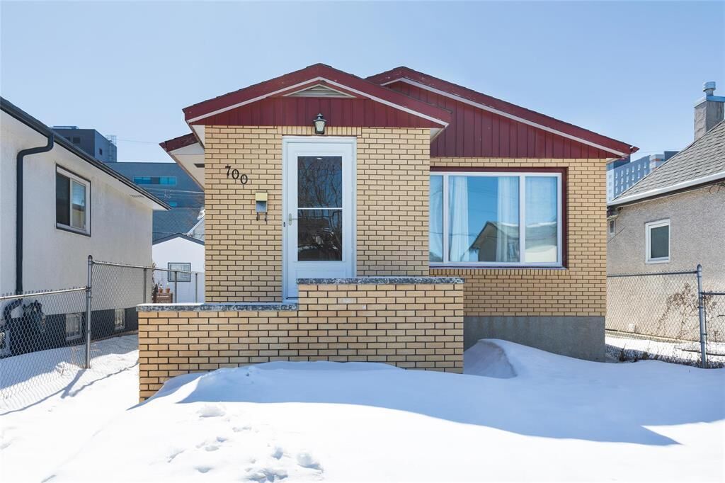 Photo de la propriété:  700 Ross Avenue  MB R3E 1C6 