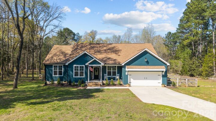 Property Photo: 2202 Lannie Lane SC 29730