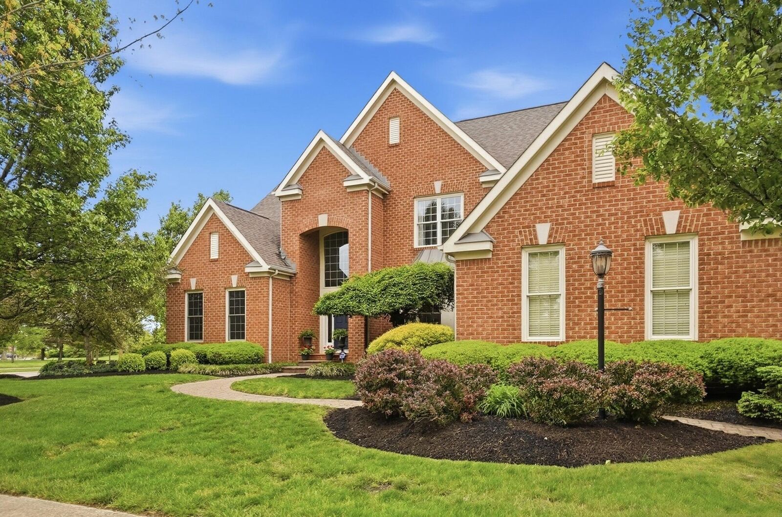 Property Photo:  5992 Trafalgar Court  OH 43016 