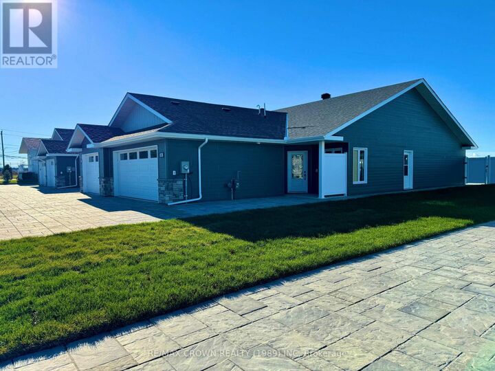 Property Photo: 18 Golf Street ON P5N 3J6