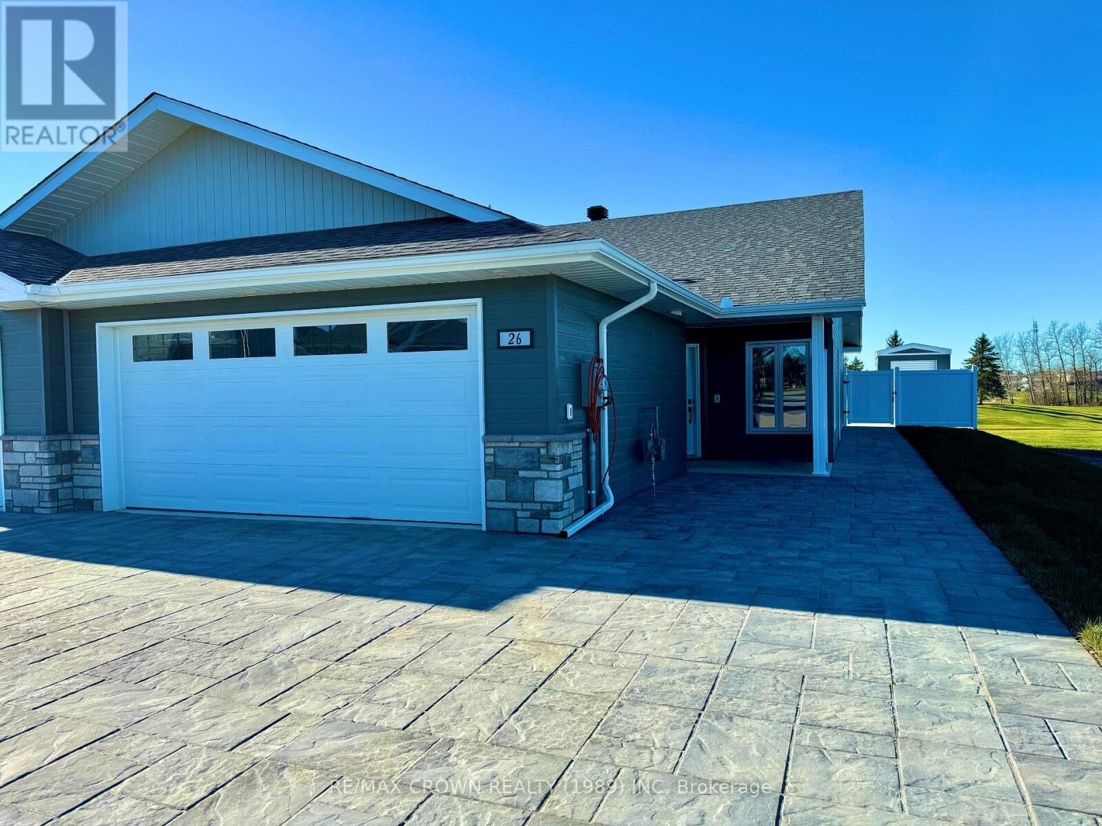 Property Photo: 26 Golf Street ON P5N 3J6