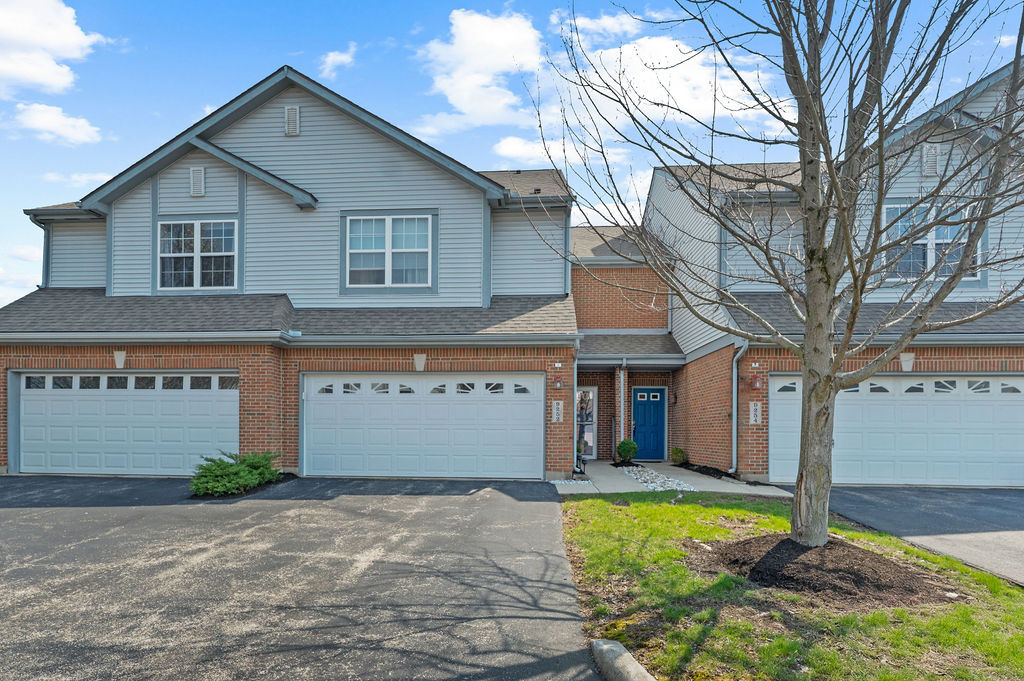 Property Photo: 9252 Great Lakes Circle OH 45458