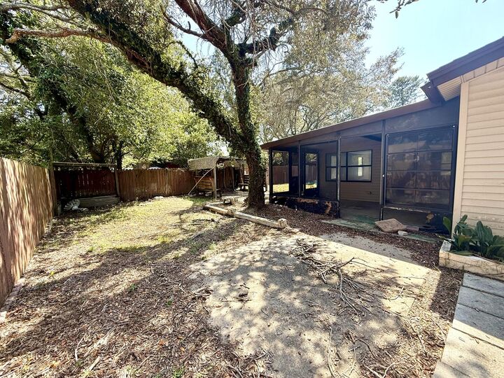 Property Photo:  52 Berwick Circle  FL 32579 