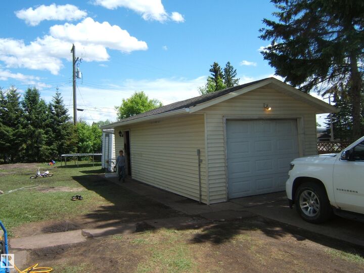 Property Photo: 5023 50 Street AB T0B 4K0