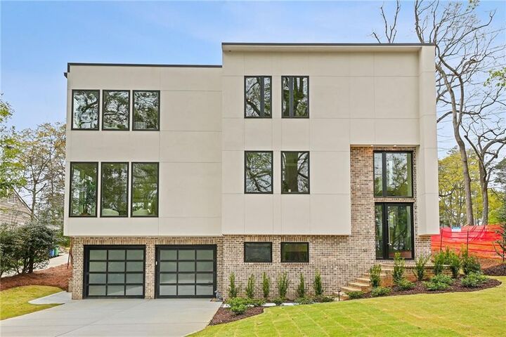 Property Photo: 1260 Kingsley Circle NE GA 30324