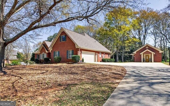 Property Photo: 1106 Sequoia Trail GA 30252