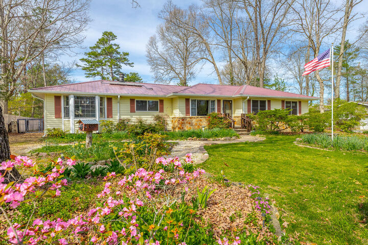 Property Photo:  607 Carolina Avenue  TN 37377 