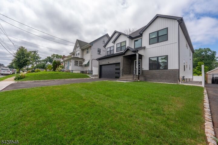 Property Photo:  72 Hillside Rd  NJ 07208 