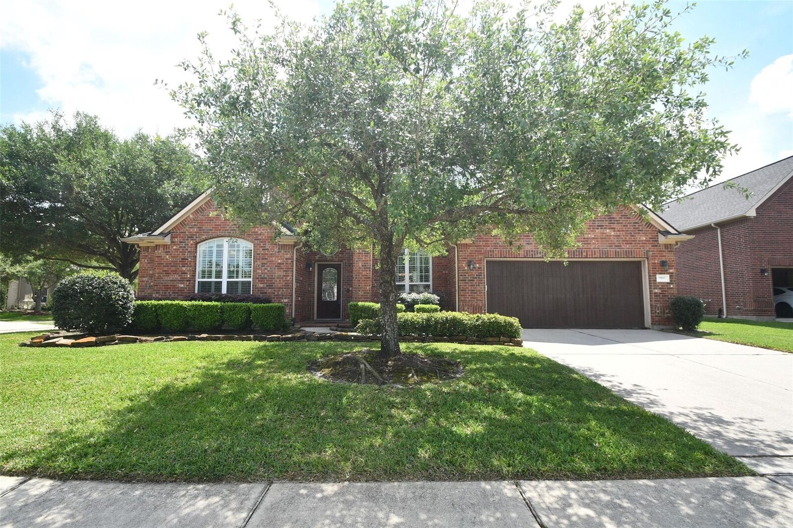 Property Photo:  5803 Oakdale Meadows  TX 77379 