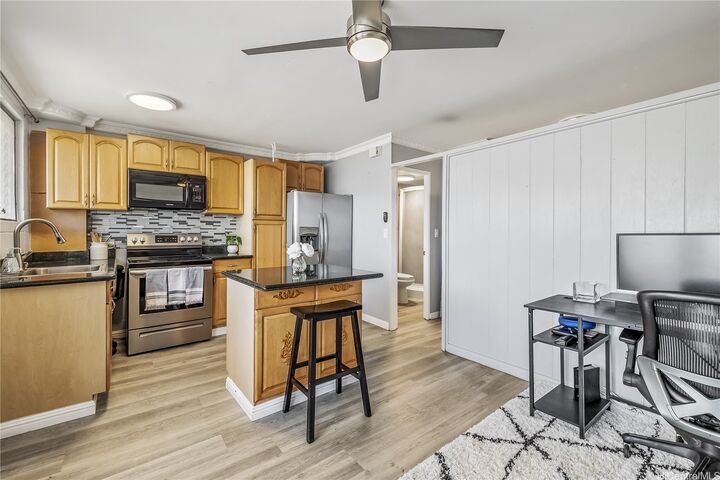 Property Photo:  636 Nalanui Street 404  HI 96817 