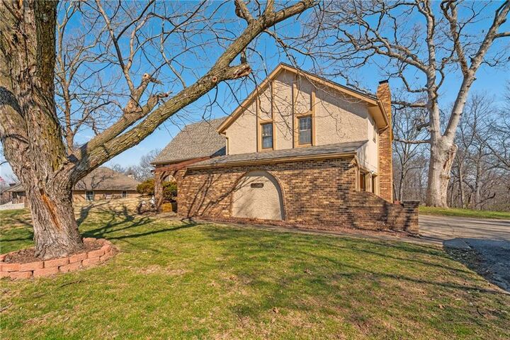 Property Photo:  12326 Pinehurst Drive  KS 66109 