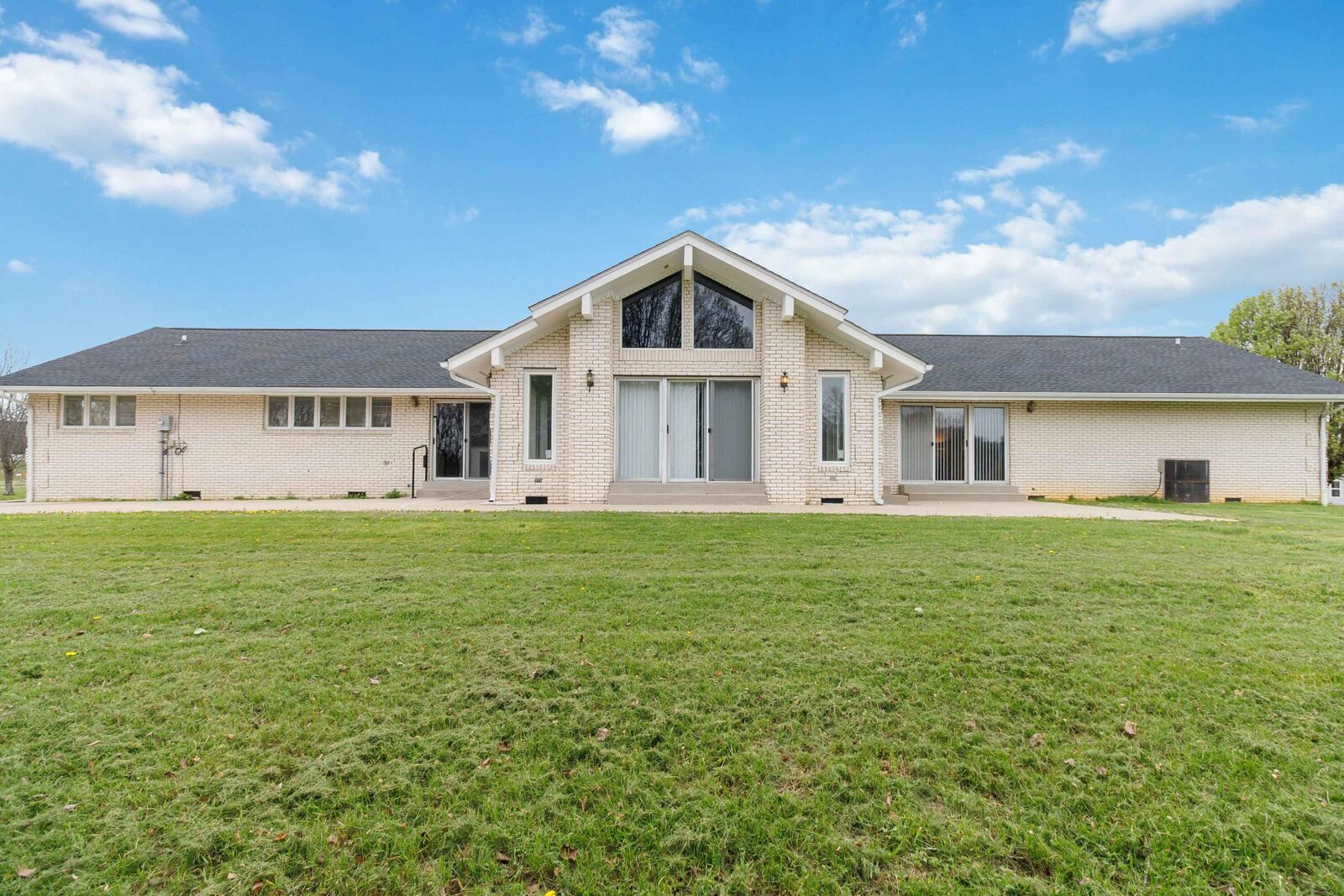 Property Photo: 2056 W Laurel Road KY 40741