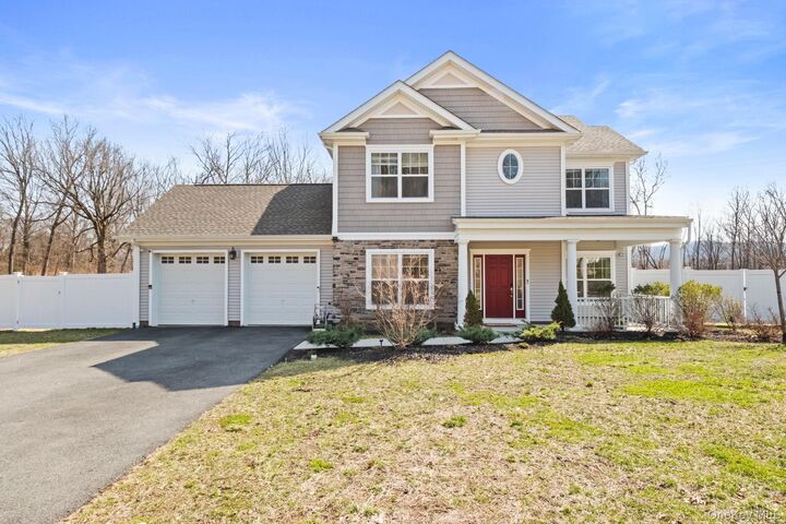 Property Photo:  24 Knoll Crest Court  NY 12518 