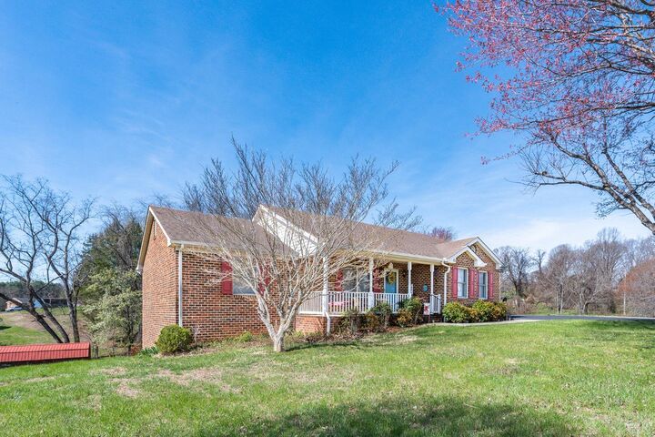 Property Photo: 1855 Vista Circle VA 24523