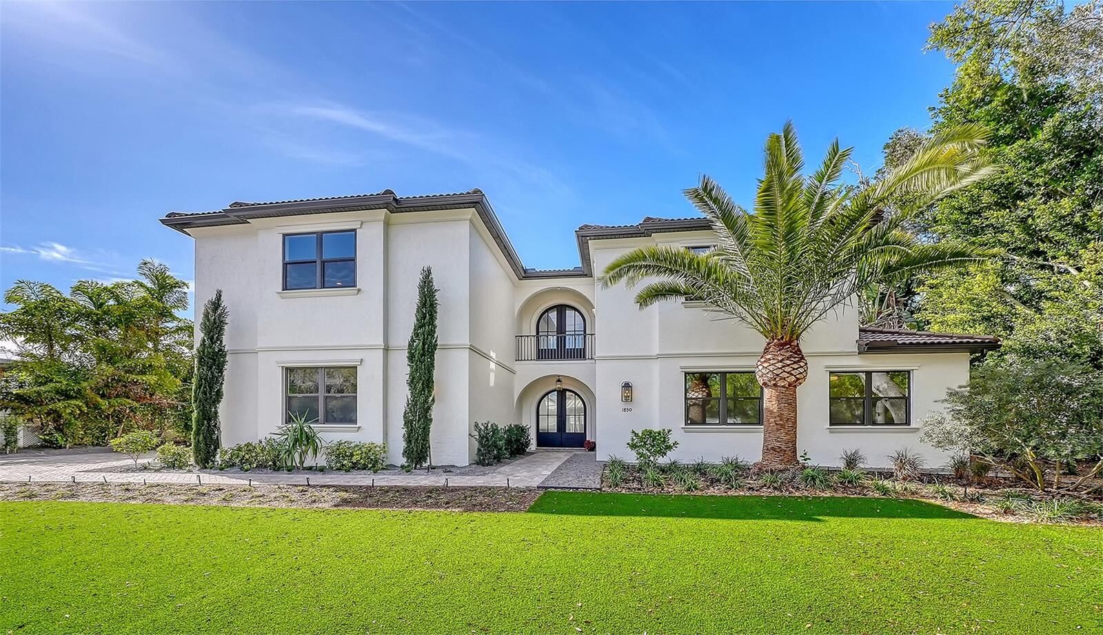 Property Photo:  1850 Webber Street  FL 34239 