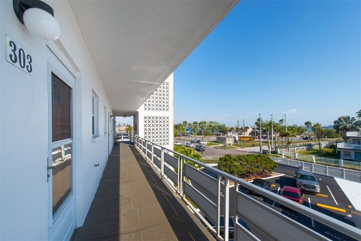 Property Photo: 3128 59th Street S 303 FL 33707