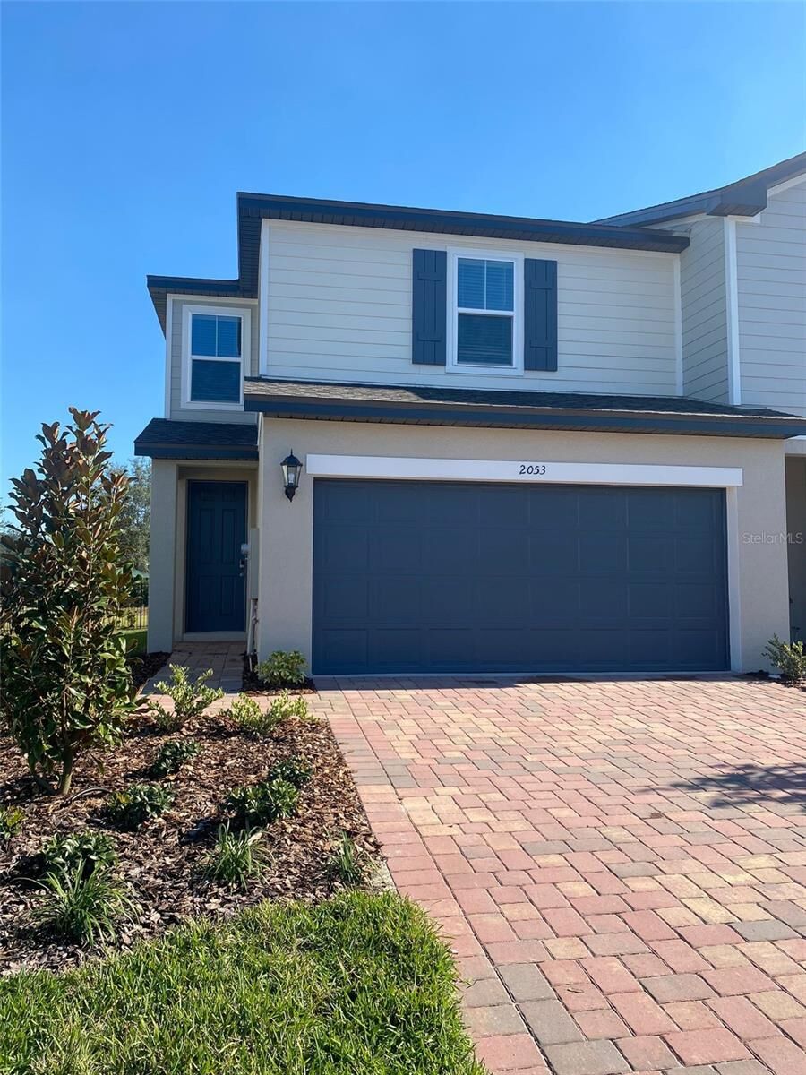 Property Photo: 2534 Red Spruce Way FL 34761