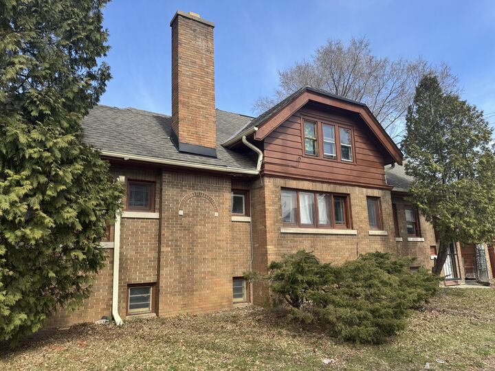 Property Photo:  2804 N 44th St  WI 53210 
