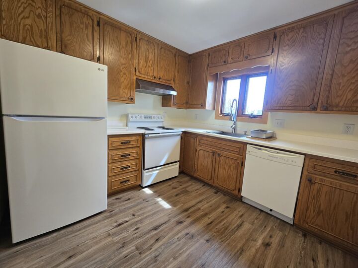 Property Photo: 2411 Cross Creek Dr C WI 53081