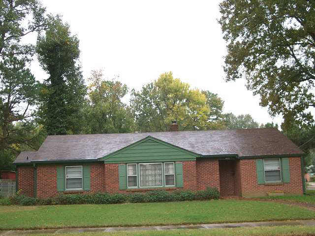 Property Photo: 4883 Hummingbird Lane TN 38117
