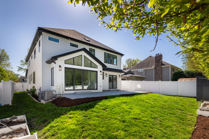 Property Photo:  1321 N Webster Street  IL 60563 