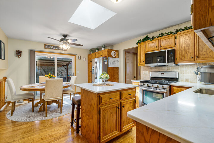 Property Photo:  3410 Avondale Lane  IL 60451 