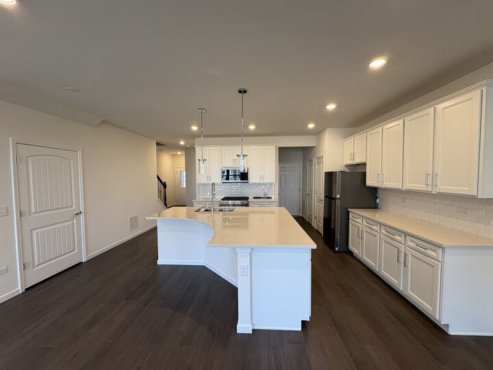 Property Photo:  2208 Ryegrass Lane 78004  IL 60490 