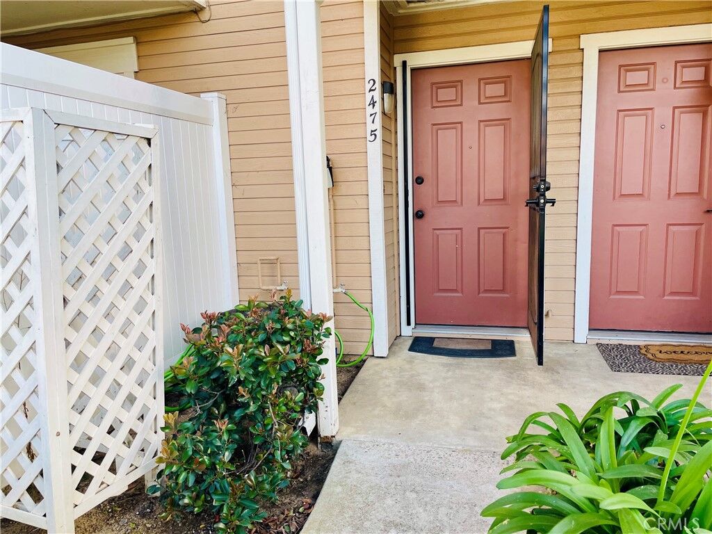 Property Photo:  2475 Village Green  CA 93455 