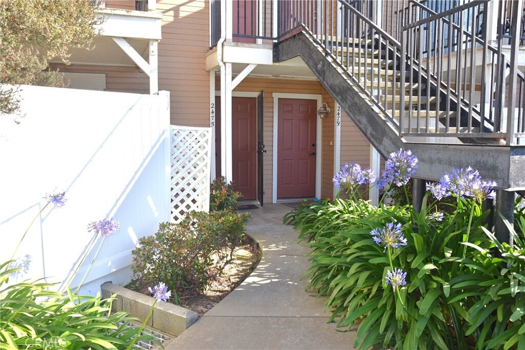Property Photo:  2475 Village Green  CA 93455 