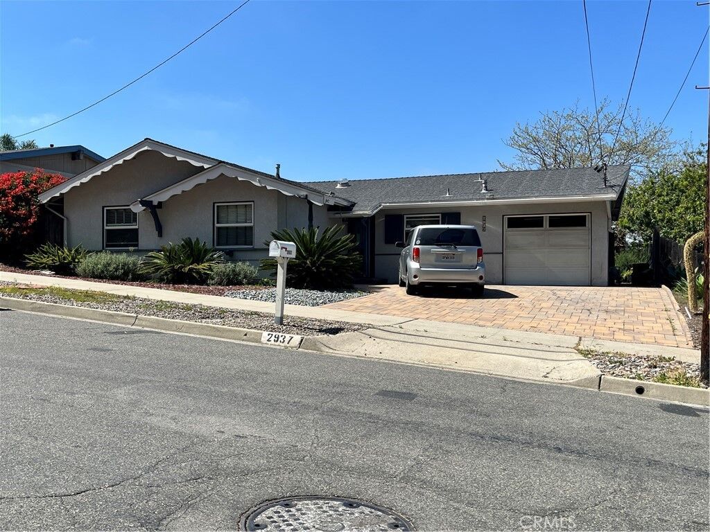 Property Photo: 2937 E Barnwell Street CA 92054