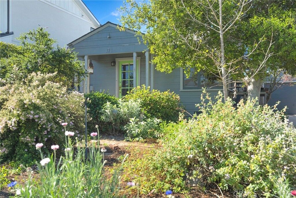 Property Photo:  171 Costa Mesa Street A  CA 92627 