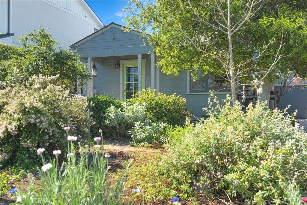 Property Photo:  171 Costa Mesa Street A  CA 92627 