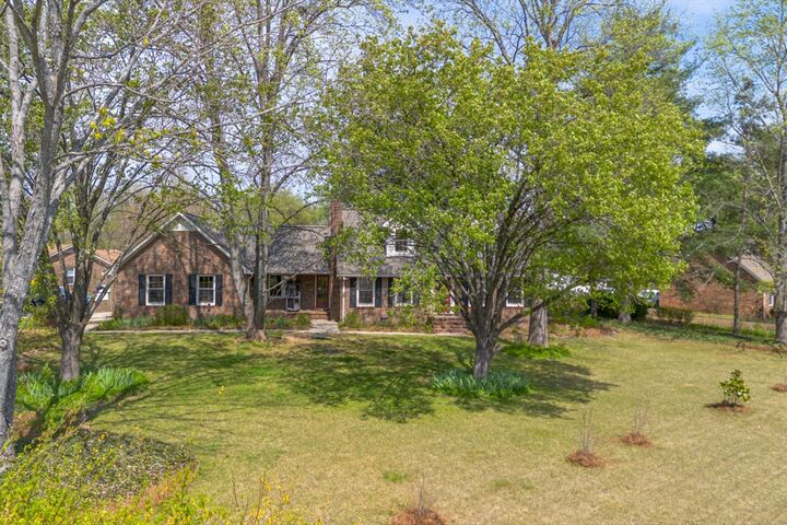 Property Photo: 1802 London Ave TN 37129