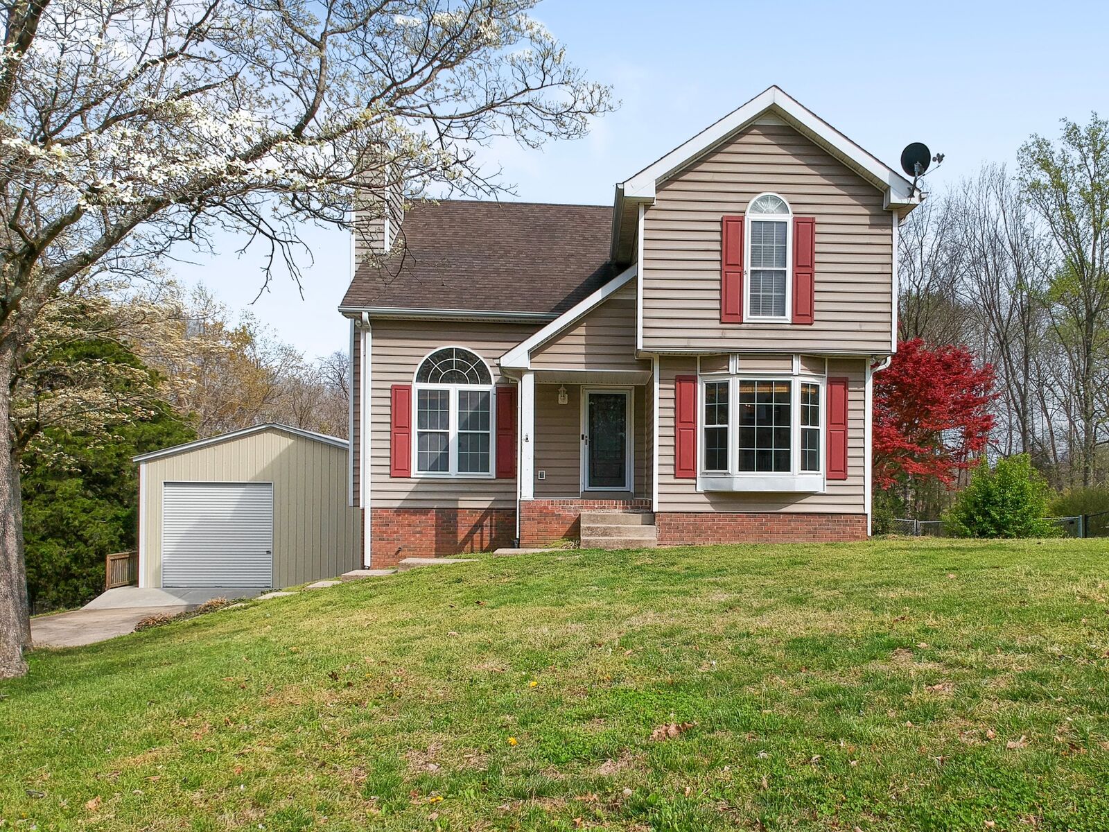 Property Photo: 827 Burton Trl TN 37010