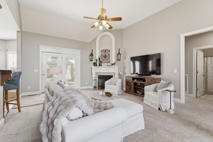 Property Photo: 1321 Sam Houston Ave TN 37129