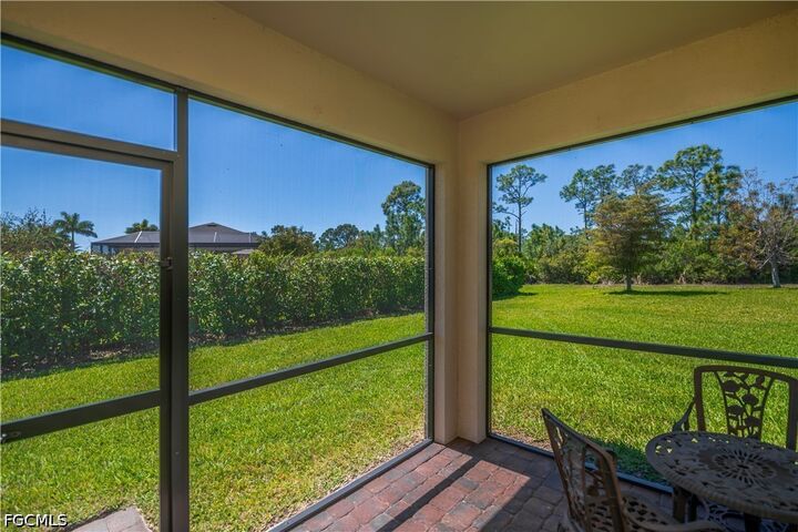 Property Photo:  2548 Ocasa Court  FL 33909 