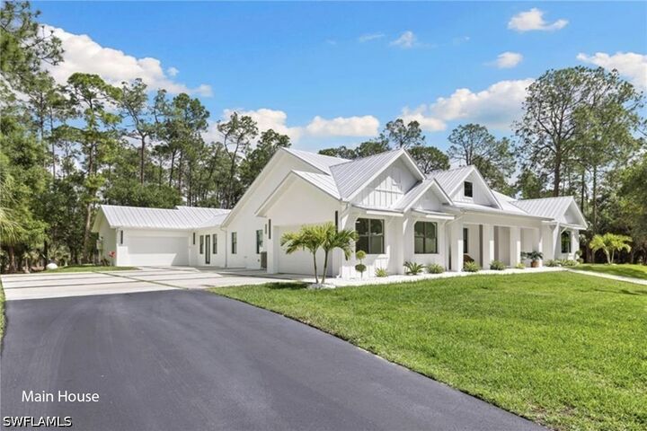 Property Photo: 3475 3rd Avenue SW FL 34117