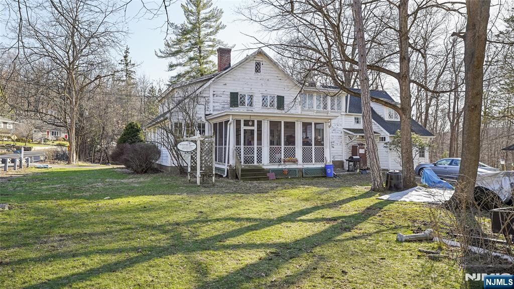 Property Photo:  695 Ramapo Valley Road  NJ 07436 