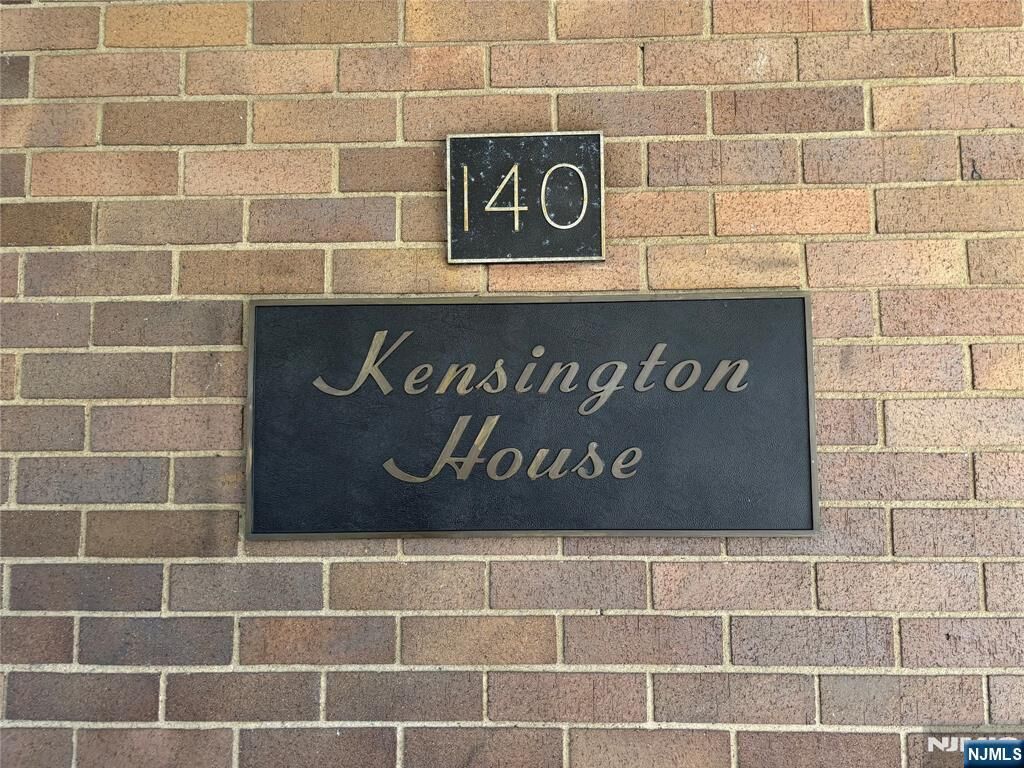 Property Photo:  140 Euclid Avenue 1G  NJ 07601 