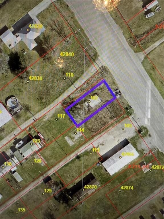 Property Photo:  107 Gasquet Lane  LA 70091 