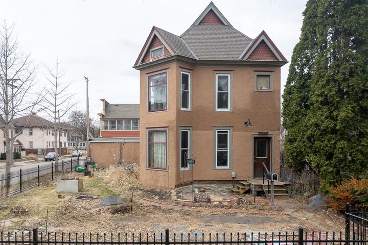 Property Photo:  3252 Pleasant Avenue  MN 55408 