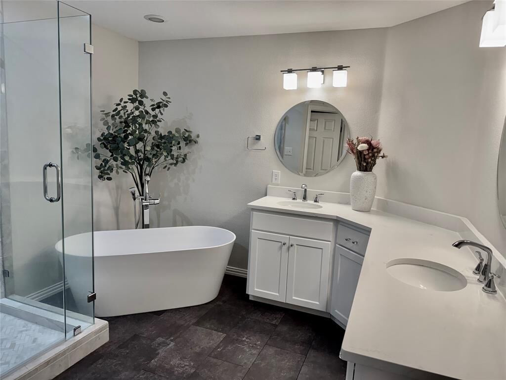 Property Photo:  2214 Carlisle Street  TX 76021 