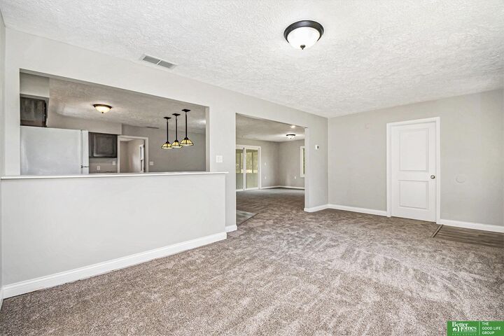 Property Photo:  102 Oak Lane  NE 68003 