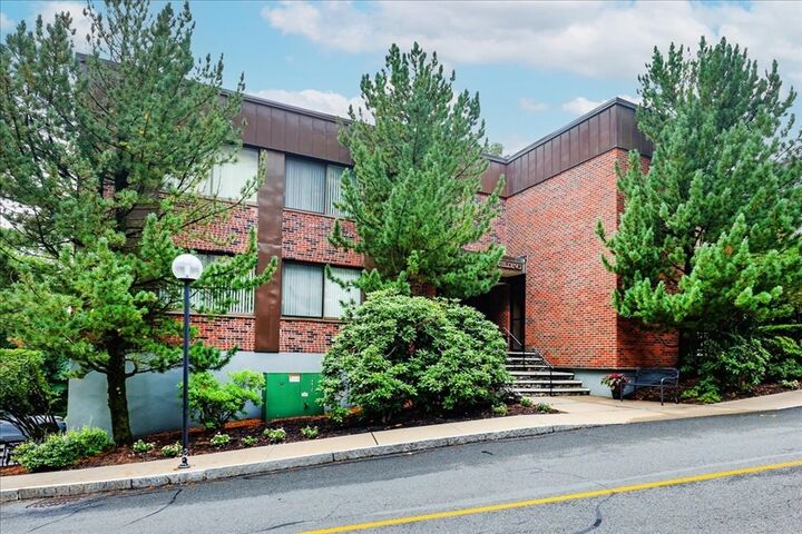 Property Photo:  1008 Paradise Road 3N  MA 01907 