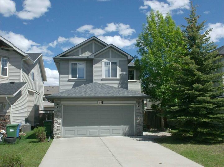 Property Photo: 42 Everoak Green SW AB T2Y 0J5
