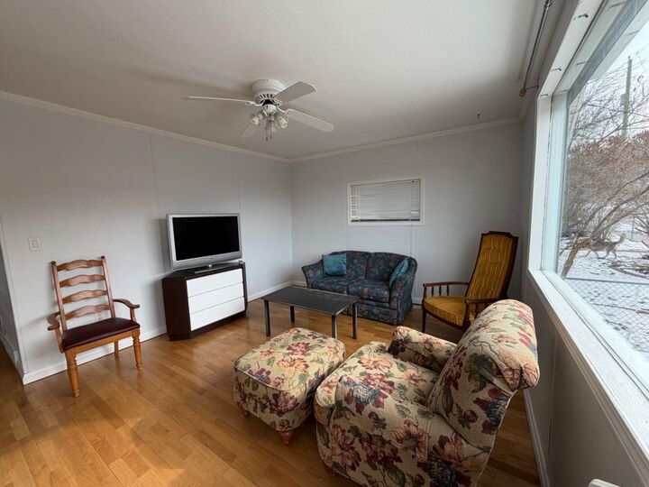 Property Photo:  460 3 Street SW  AB T0J 0Y6 