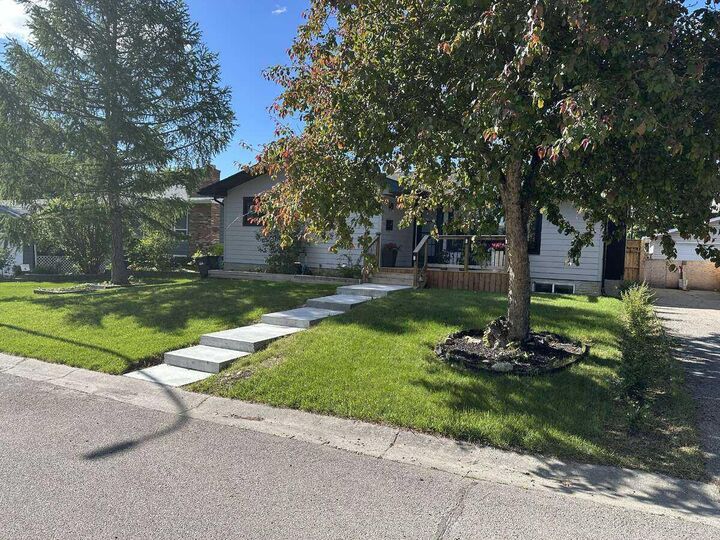 Property Photo: 15 Brookmere Place SW AB T2W 2P5