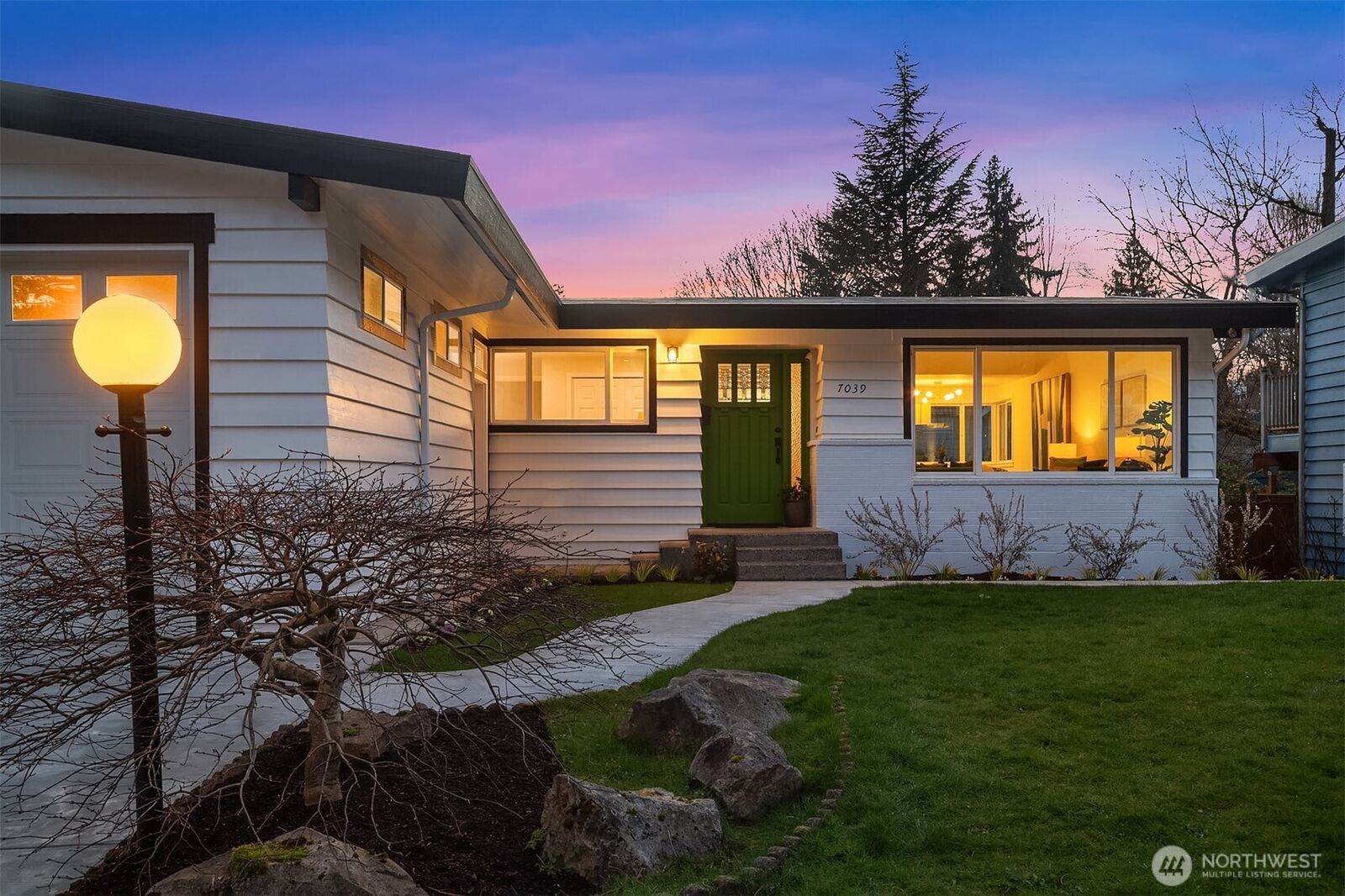 Property Photo:  7039  39th Avenue NE  WA 98115 