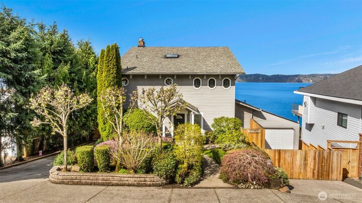 Property Photo:  10200  Marine View Drive  WA 98275 