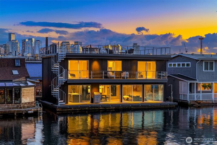 Property Photo:  2241  Fairview Avenue E B  WA 98102 